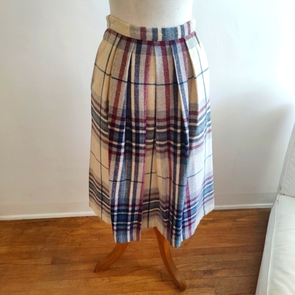 Vintage Plaid Skirt / Wide Pleats / Cream / Size Small - Picture 1 of 7